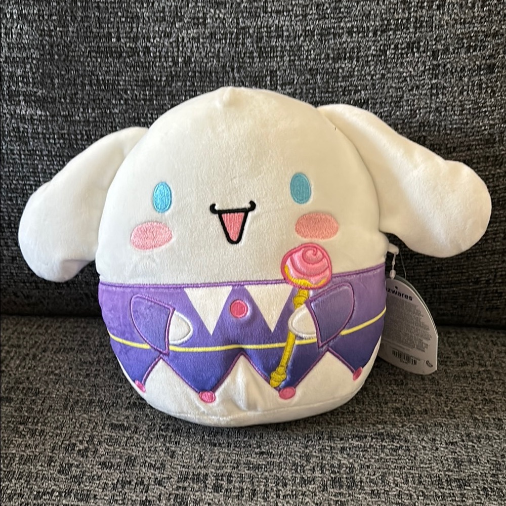 NWT Hello Kitty’s Cinnamon Roll Squishmallows Collaboration